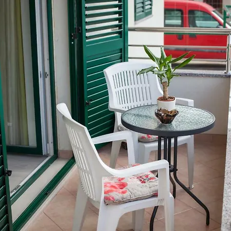 Turtle Gardens * Makarska