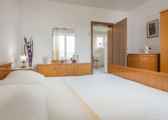 Turtle Gardens Apartment