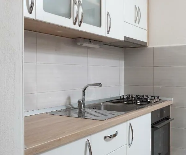 Turtle Gardens Apartment Makarska