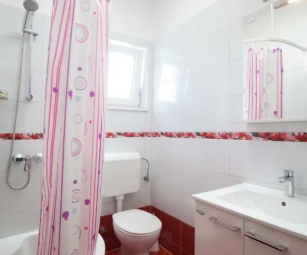 Turtle Gardens * Makarska