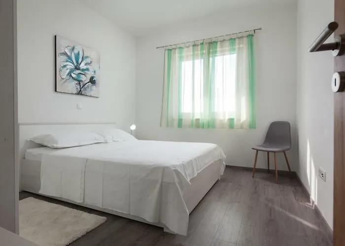 Turtle Gardens Apartment Makarska