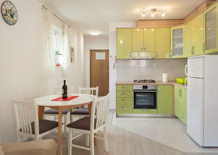 Turtle Gardens Apartment