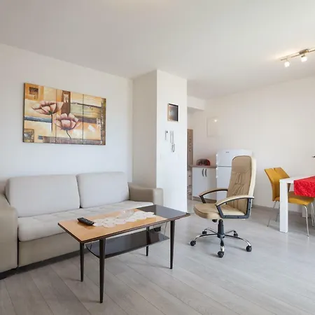 Turtle Gardens Apartment