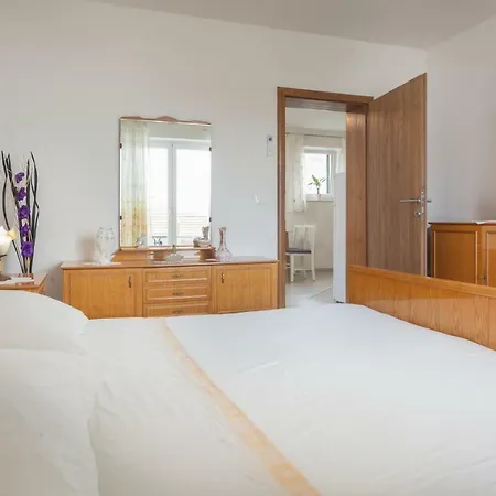 Turtle Gardens Apartment