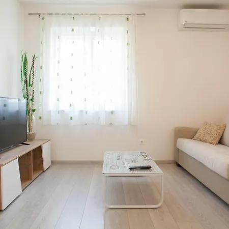 Turtle Gardens Apartment Makarska