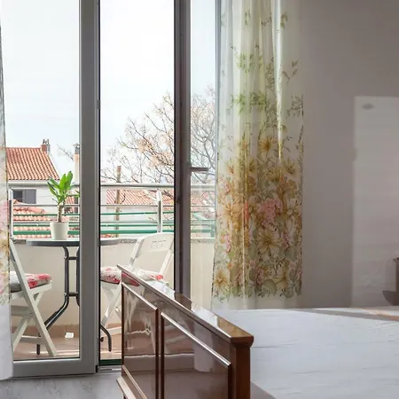 Turtle Gardens Apartment Makarska